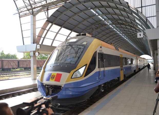 Trenul Chișinău-Ungheni a fost suplinit cu două vagoane