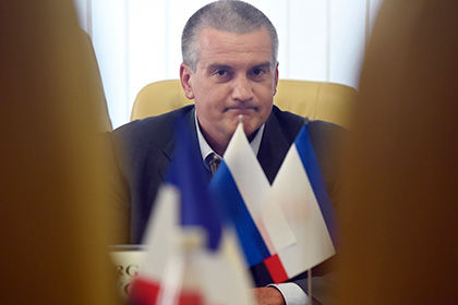 По словам Аксенова, он уверен, что за спинами задержанных маячит Госдепартамент США.