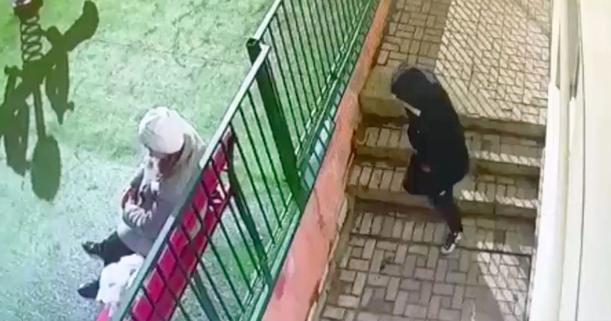 Столичная полиция задержала мужчину, подозреваемого в краже кошелька.
