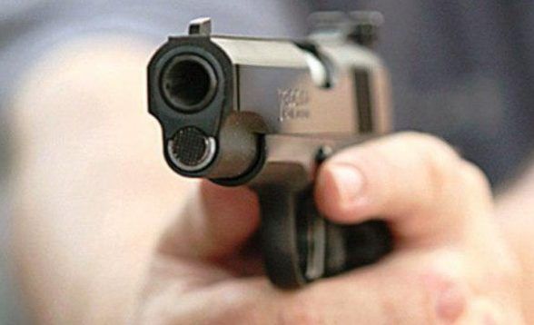 Bătrână din Briceni, legată cu o funie și amenințată cu un pistol