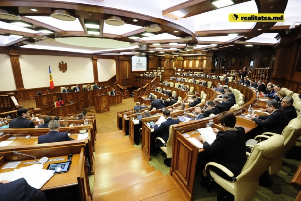 În noul Parlament vom avea 25 de jurişti, 17 economişti, 17 ingineri, 8 medici, 6 pedagogi şi 5 istorici.