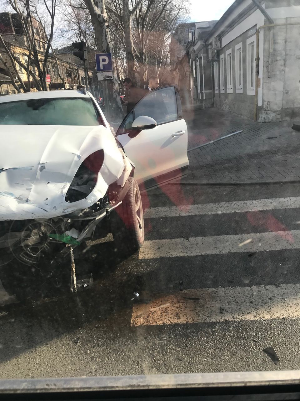 В столице произошло ДТП: столкнулись Porsche и Mazda.