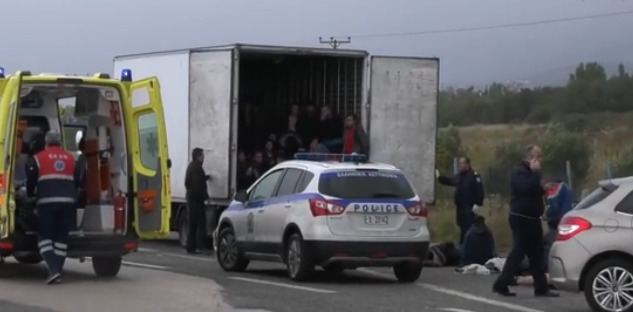 В Греции нашли контейнер с десятками людей.