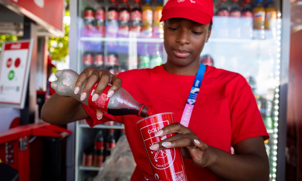 Coca-Cola обвинили в гринвошинге из-за пластиковых отходов на Олимпийских играх.