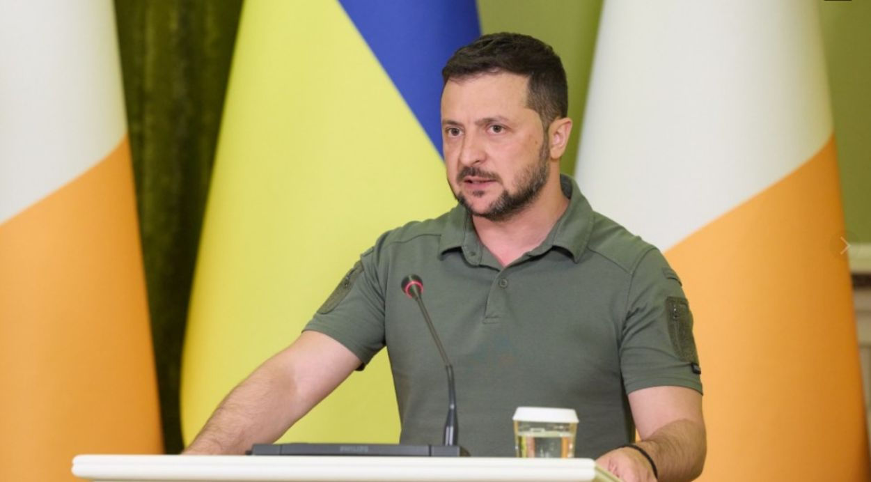 Зеленский ждет четкий план по зерновой сделке и не исключает конвоев.