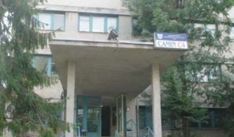 Studenţii cazaţi în cămin cer să fie transferaţi în altă parte. Foto: ziaruldeiasi.ro