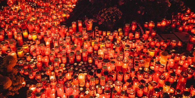 Bilanțul tragediei de la clubul Colectiv crește dramatic la 50 de morți. Încă o persoană internată în Marea Britanie a murit astăzi.