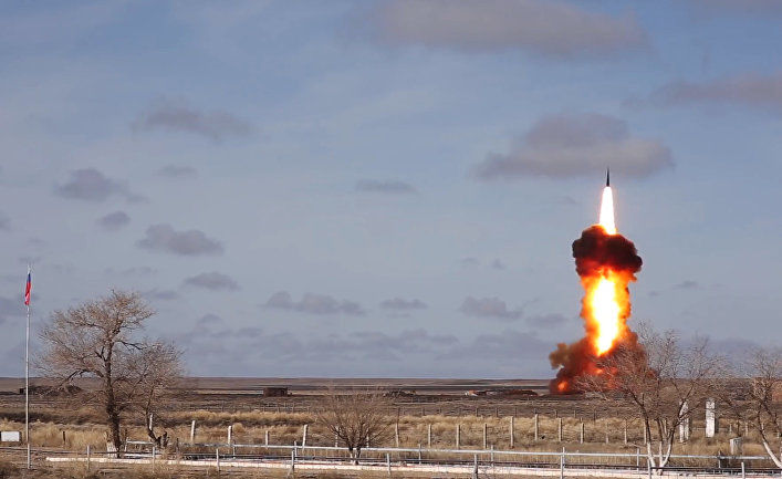 Испытательный пуск новой модернизированной ракеты российской системы ПРО на полигоне Сары-Шаган.