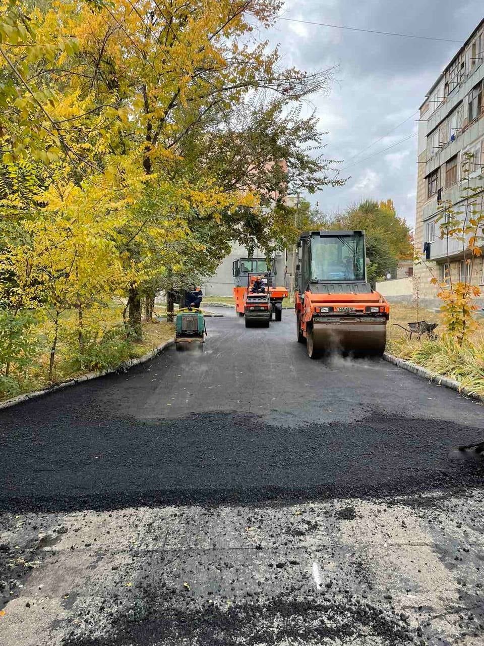 В Кишиневе продолжаются работы по ремонту дорог.