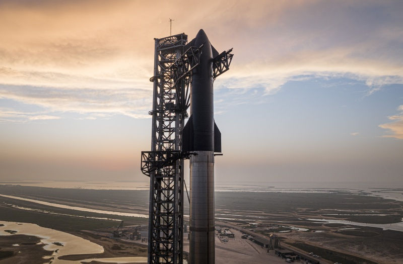 SpaceX впервые запускает в космос корабль Starship.