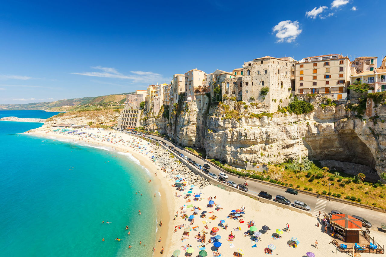 Aproape un sfert din plajele Italiei ar putea fi inundate până în 2050.