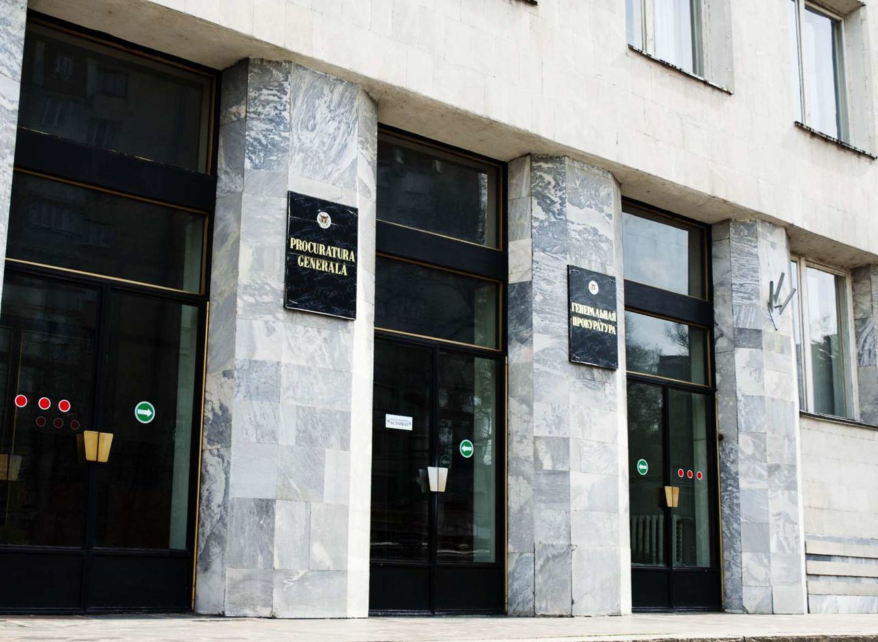 10.000 de dosare penale, digitalizate de procurori în trei luni