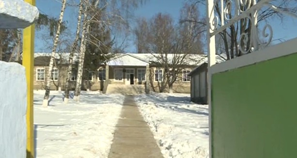 В Перенах закрыли школу после отравления газом учеников.
