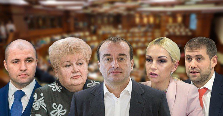 Дела депутатов, лишенных иммунитета, до сих пор не направлены в суд.
