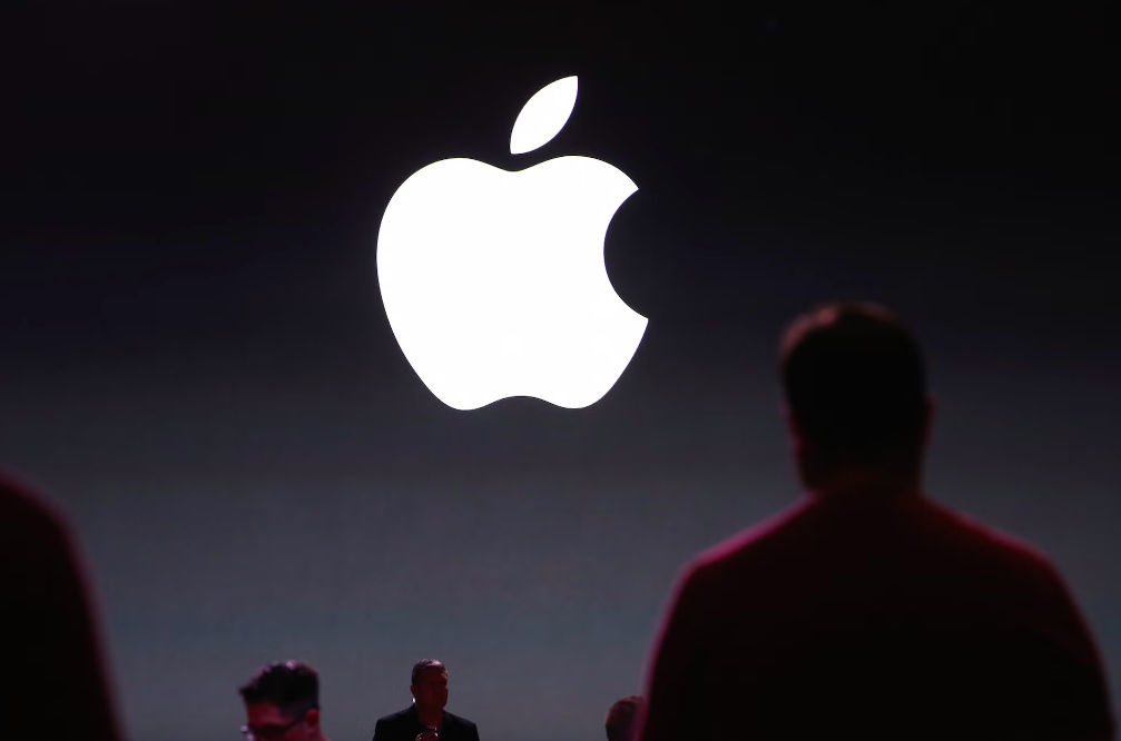Apple обвинили в систематической недоплате сотрудницам корпорации.