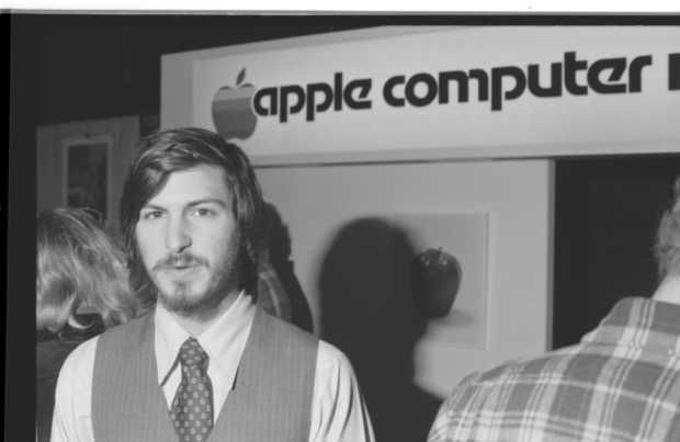 Confesiunea unei foste angajate Apple, care a fost concediată de 5 ori de Steve Jobs
