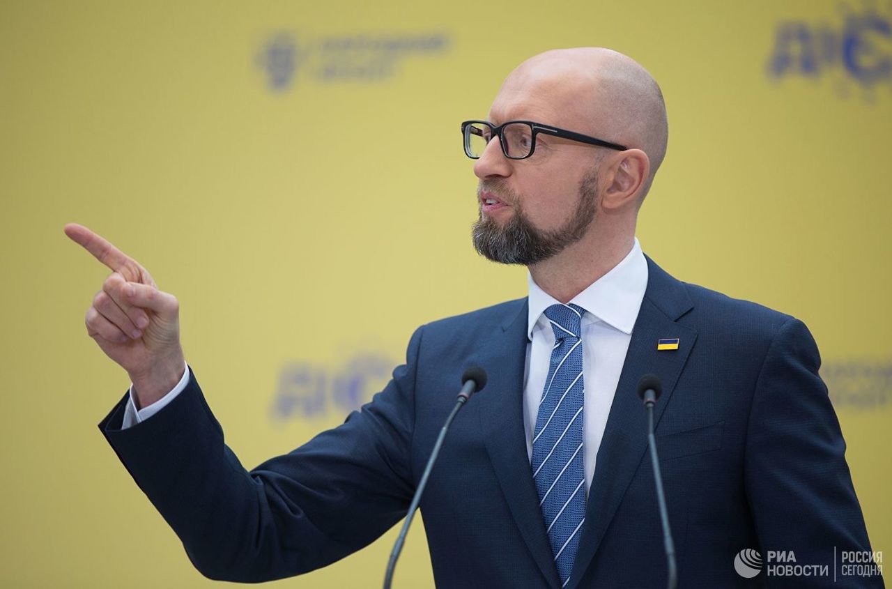 Пресс-секретарь Яценюка опровергла информацию, что он покинул Украину.