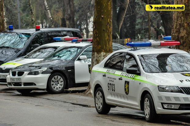 Un echipaj al poliției de patrulare, implicat într-un accident. Foto-simbol: realitatea.md