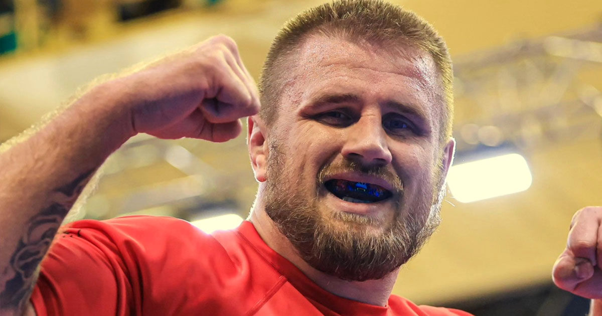 Александр Романов стал чемпионом мира по грэпплингу.