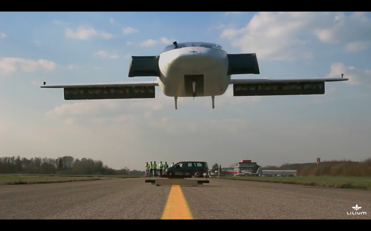 Lilium Aviation din Munich, Germania, a testat primul său prototip de vehicul electric care poate zbura. 