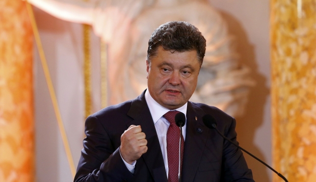 Вживую увидеть президента можно будет на Софиевской площади в Киеве в этот же день в 11.10.