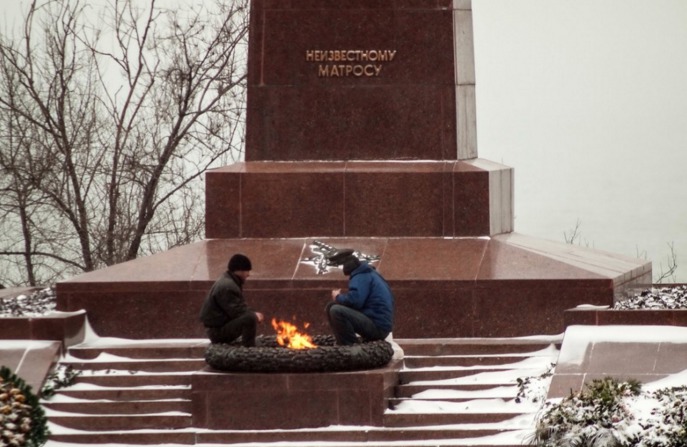 В Одессе мемориальный комплекс - памятник Неизвестному матросу.