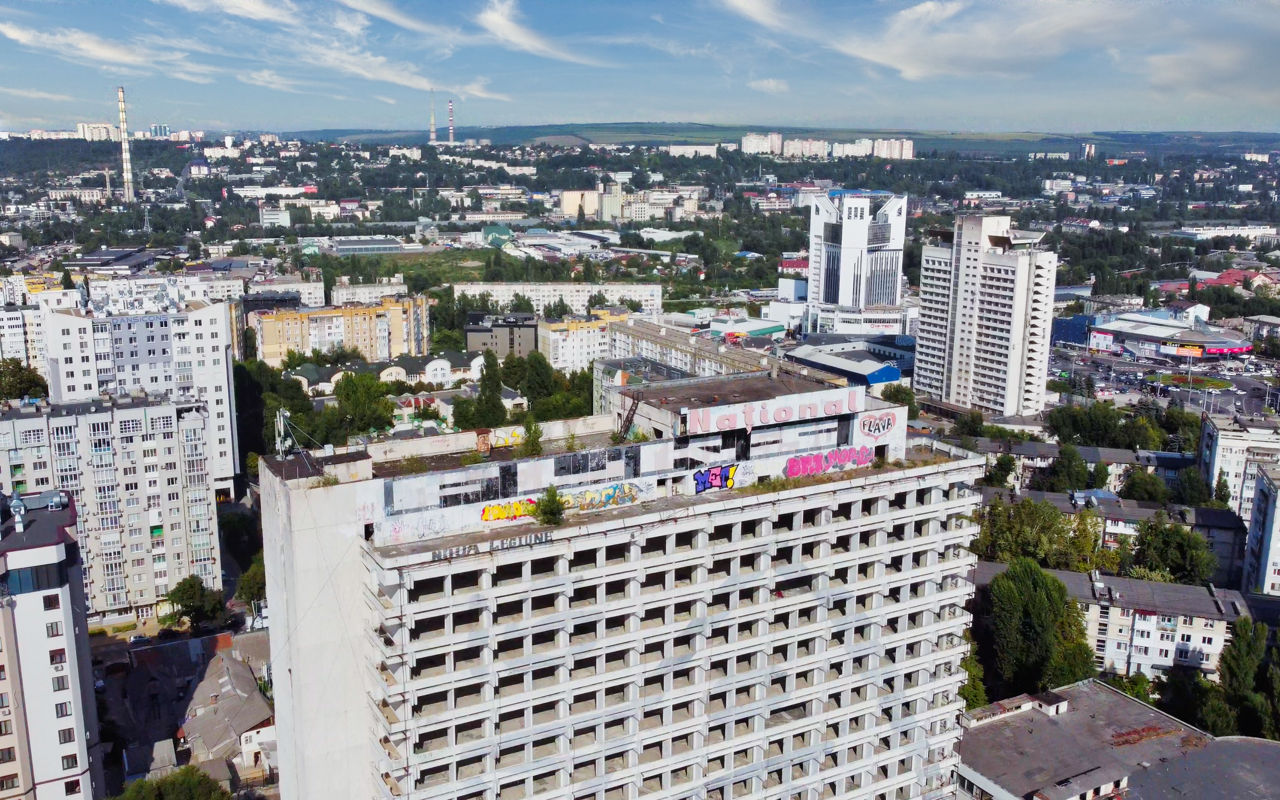 На гостиницу Național наложен арест по делу бывшего депутата Владимира Андронаки. Фото Point.md.