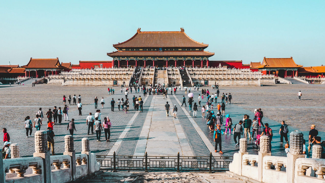 Cetățenii României vor putea călători în China fără viză.