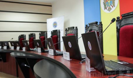 În Registrul de stat al cetăţenilor sunt înregistraţi circa 90 de mii de cetăţeni care nu au înregistrat niciun domiciliu.