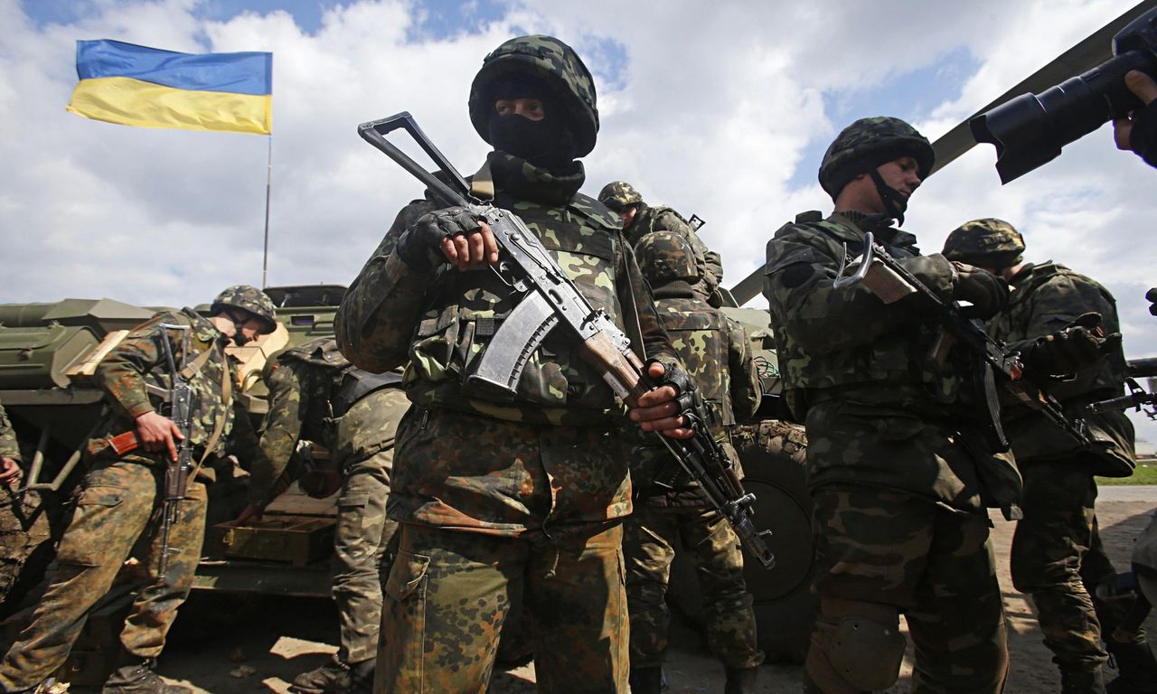 Украинская армия с конца октября перейдет на контрактную основу.
