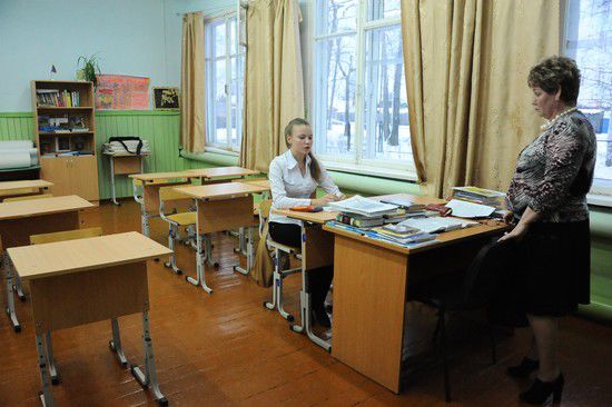 Обеспокоены массовым оттоком учащихся директора гимназий.