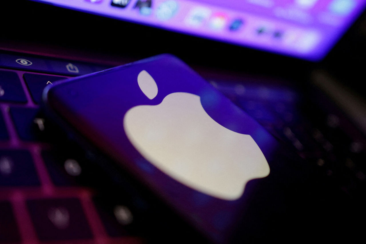 Apple увеличила чистую прибыль почти до $100 млрд по итогам финансового года.