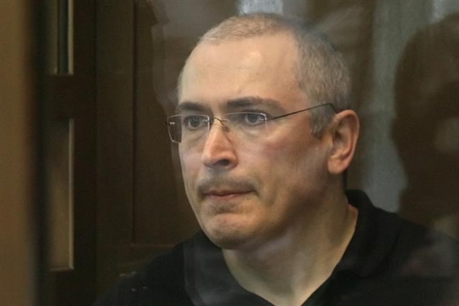Михаил Ходорковский после освобождения из колонии заявил, что не собирается заниматься политикой и бороться за возвращение активов компании. Фото: obozrevatel.ua
