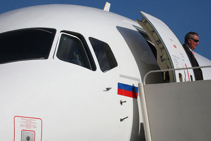 Самолет с вице-премьером Дмитрием Рогозиным на борту не смог попасть в Казань.