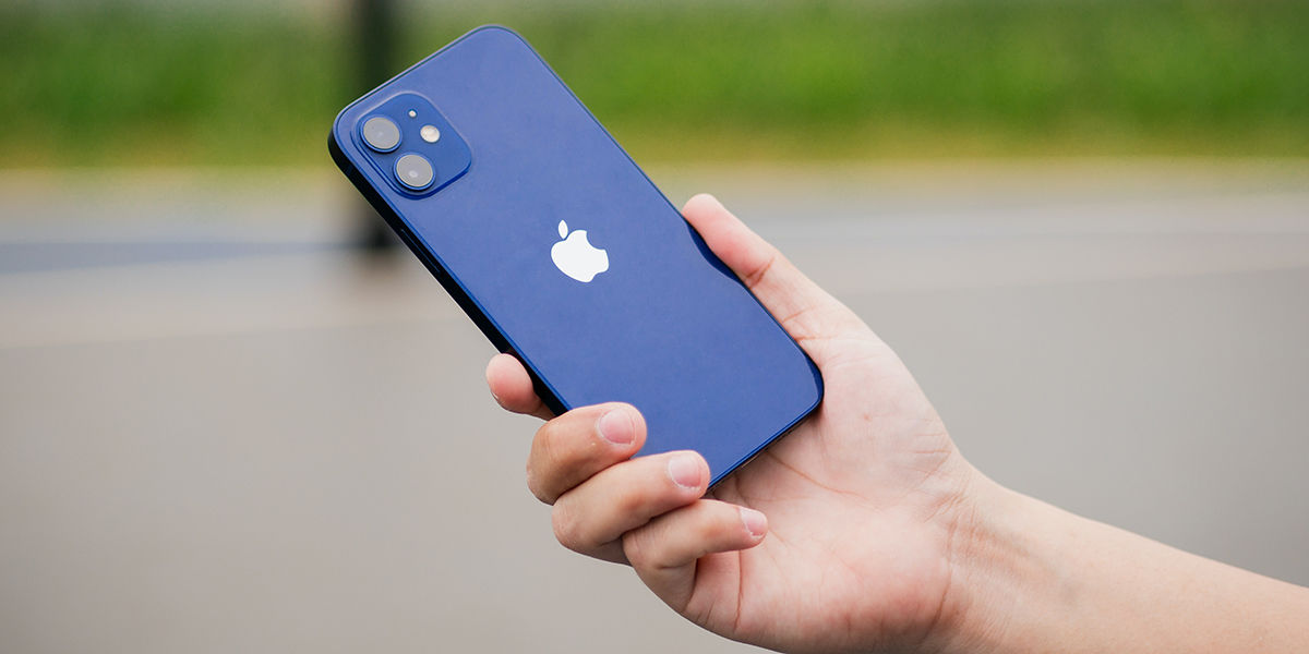 Apple отзывает дефектные iPhone 12 по всему миру.