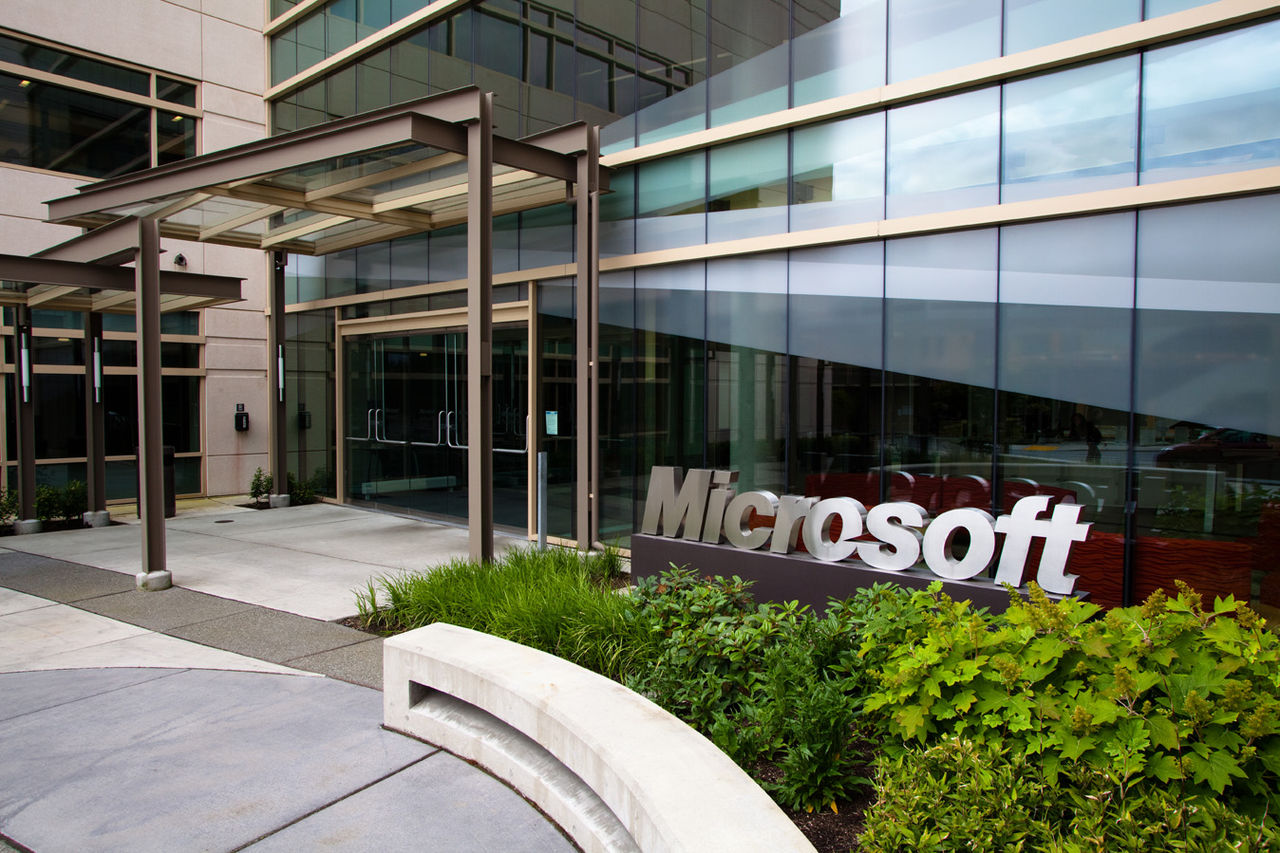 Компания Microsoft теряет позиции.