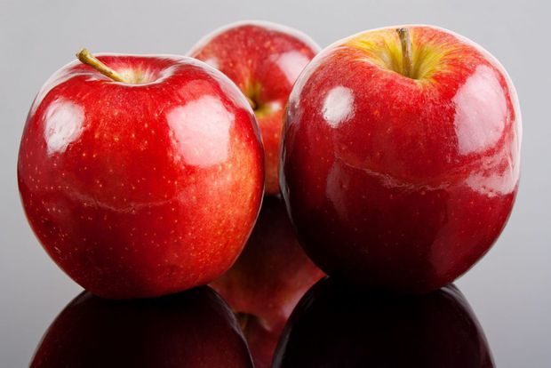 Ceara produsa de fructe le protejeaza de umezeala si le ajuta sa se pastreze pentru mai mult timp. 