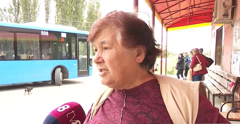 Люди рассказывают, что на их глазах стая беспощадно убивает домашних животных. 