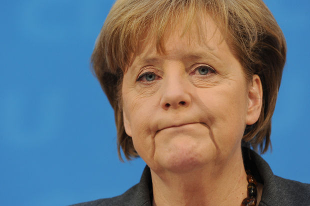 Un porc mort cu numele Angelei Merkel scris pe el a fost găsit la Leipzig.