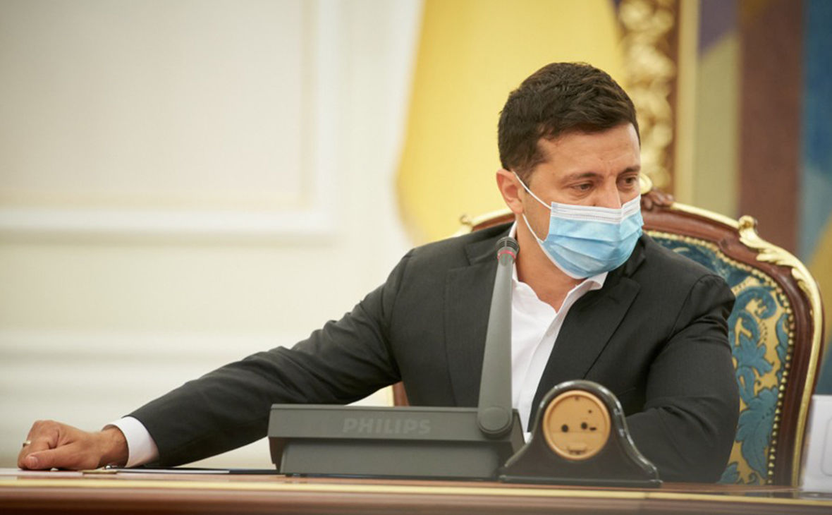 Зеленский назвал условие введения жесткого карантина на Украине.