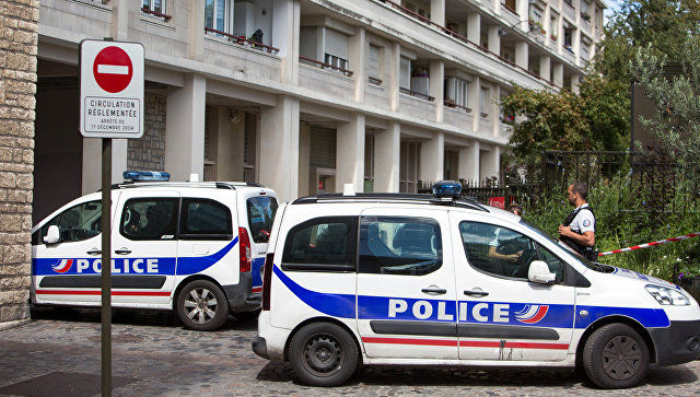 В Тулузе мужчина с криками "Аллах акбар" набросился на прохожих.