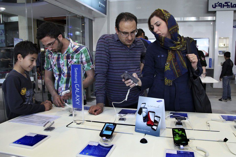 Власти Ирана намерены запретить iPhone.