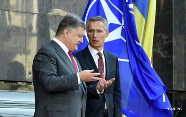 На украинском опыте НАТО ежедневно учится противостоять гибридным угрозам. 