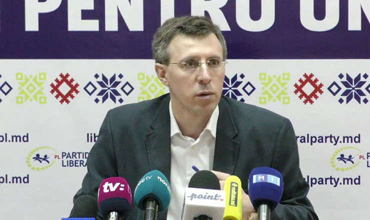 Председатель Либеральной партии Дорин Киртоакэ. 