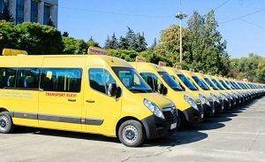 Guvernul României a donat 96 de microbuze pentru elevii din Republica Moldova. 