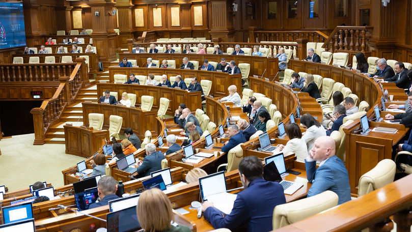 Promo-LEX: Ordinea de zi din Parlament, modificată în proporție de 192%.