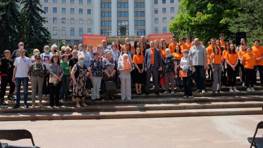 В Молдове появилась новая партия - «Ai noștri - Наши».