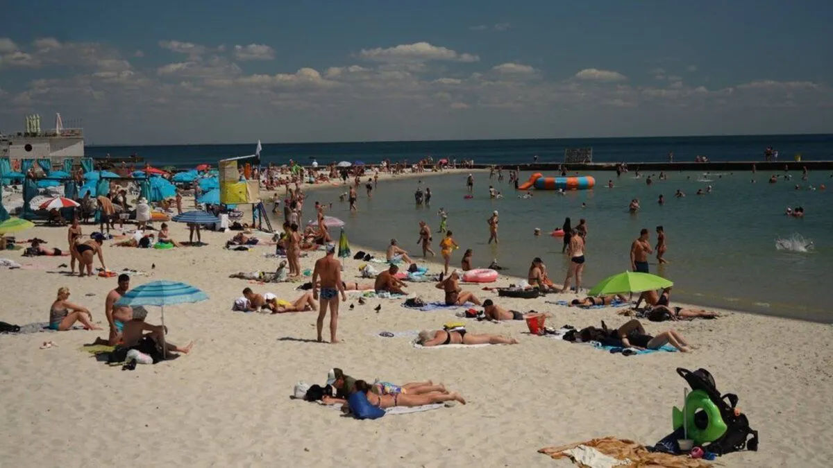 Odesa deschise oficial sezonul estival la plajă.