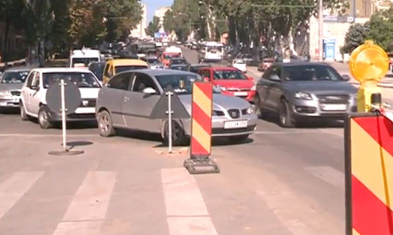 Ремонтные работы вызвали пробки в районе бульвара Негруцци.