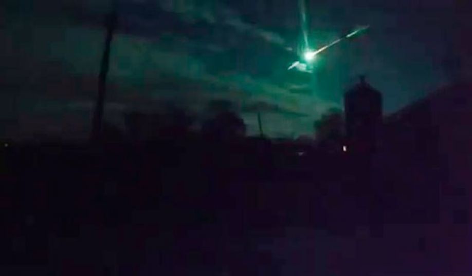 В Екатеринбурге в ночь на 27 ноября около 05:00 упал метеорит. 